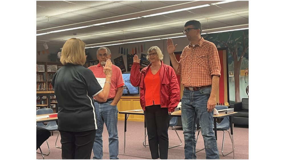 Newly Elected Trustees Sworn In | Hamilton ISD